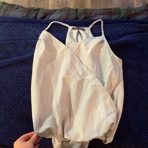 Criss cross flowy tank top